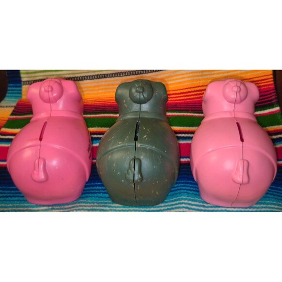 Set Of 3 Plastic Piggy Banks Pink & Green Ararat Shrine Hospital Fundraiser Coll - Picture 6 of 8